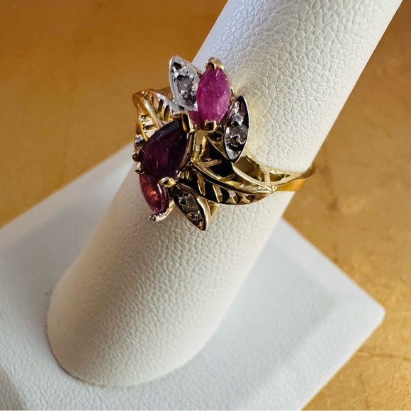 10K Yellow Gold Vintage Inspired Ruby Diamond Flower Leaf Ring Unique size 6.5 - Picture 6 of 10